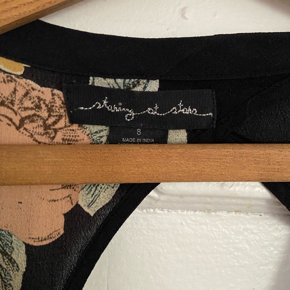 Floral Print Open Back Romper - Picture 4 of 5